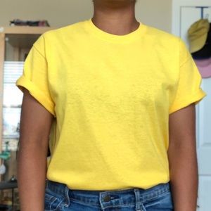 PLAIN YELLOW TEE